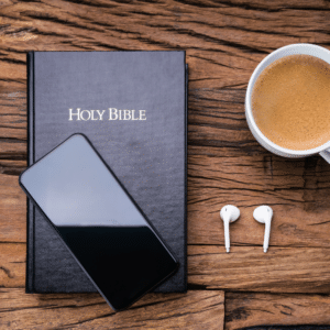 Explorando la Palabra: 3 Apps para Leer la Biblia en tu Móvil