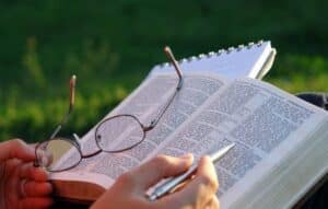 Aplicaciones para leer la Biblia: la mejor herramienta