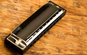 Aprende armónica rápido con estas apps increíbles