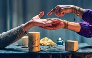 Descubre el futuro con estas apps de quiromancia