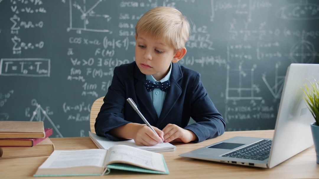 Aprende a leer y escribir desde el móvil con ejercicios prácticos